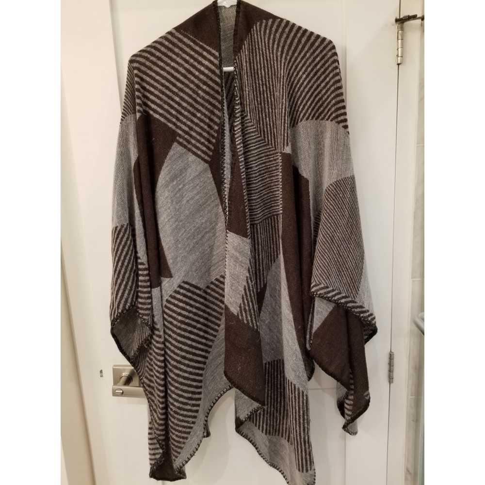 Poncho Shall